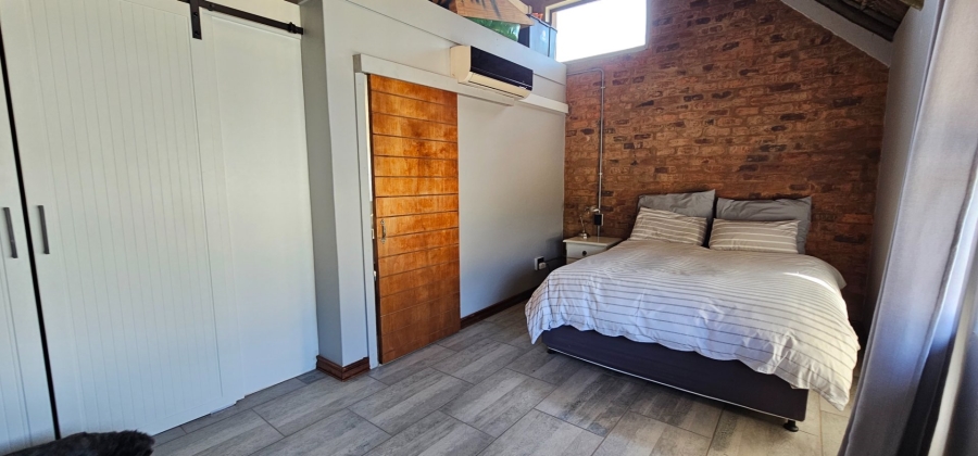 6 Bedroom Property for Sale in Hartbeesfontein North West